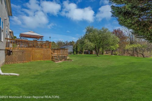 1013 Woodlane Rd, Jackson Twp NJ  08527-1555 exterior