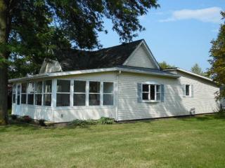 214 Jefferson St, Tocsin, IN 46777-9701
