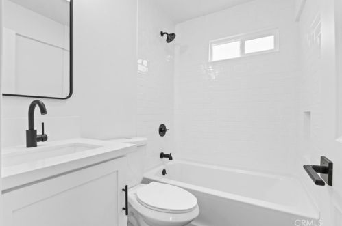 2519 Monroe St, Long Beach CA  90810-1361 exterior