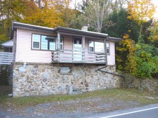 2375 Quarry Rd, Lebanon, PA 17046-8042