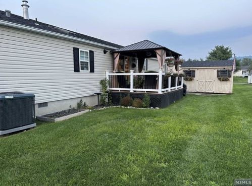 3 Cypress Ln, Belvidere, NJ 07823-2908