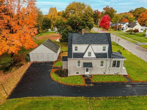 221 Garden Ave, Grove City, PA 16127-1417
