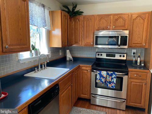 506 4th Ave, Parkesburg, PA 19365-1412