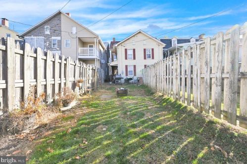 62 East St, Spring Grove PA  17362-1210 exterior