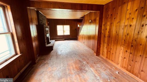 681 Christian St, Hopewell, PA 16650-8338
