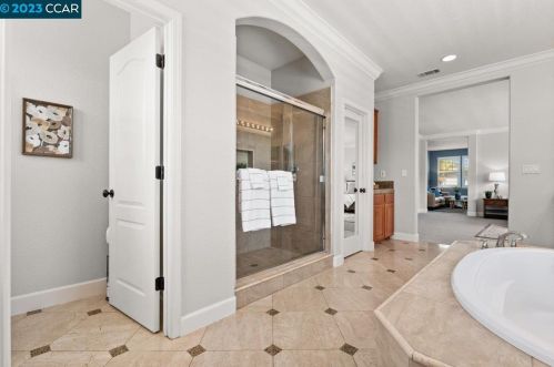 952 Maplegate Ct, Concord CA  94521-5450 exterior