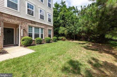 14722 Mason Creek Cir, Woodbridge, VA 22191-3318