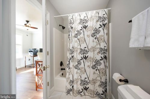 2015 School Rd, Pottstown PA  19465-8849 exterior