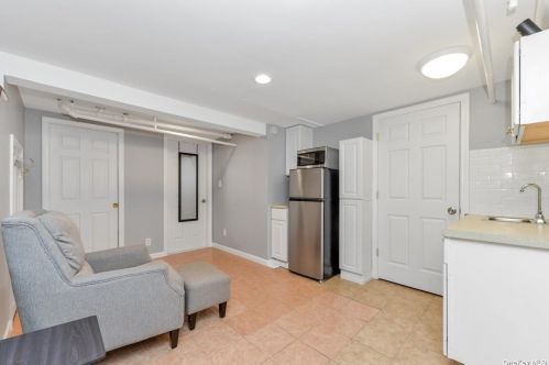 86-15 262nd St, Floral Park NY  11004-1344 exterior