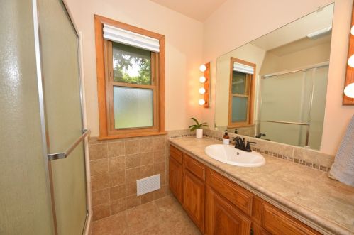 2205 Marne Ave, Milwaukee WI  53209-4328 exterior