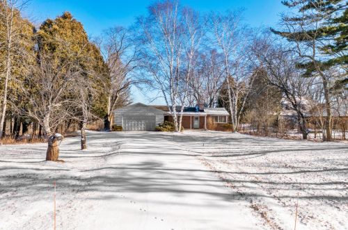 13530 Lakewood Dr, Thiensville WI  53097-2412 exterior