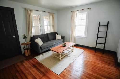 806 Elizabeth St, Green Bay, WI 54302-1928