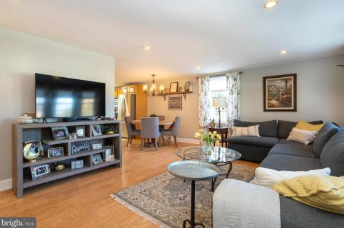 1202 Wedgewood Rd, Flourtown PA  19031-2127 exterior