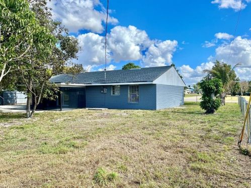 340 Grovewood Ave, Lehigh Acres, FL 33936-5802