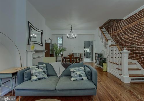 1612 Penn St, Harrisburg, PA 17102-2452