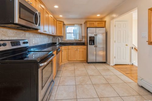 235 Farmers Ave, North Lindenhurst NY  11757-1815 exterior