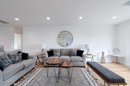 14363 Collins St, Van Nuys CA 91316-1030 exterior