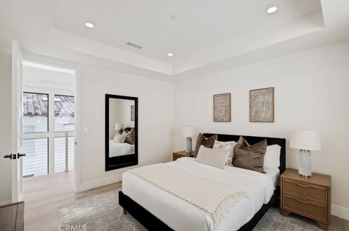 1813 Walnut Ave, Manhattan Beach CA  90266-5018 exterior