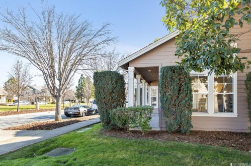 600 Landmark Ln, Redwood City CA  94065-2888 exterior