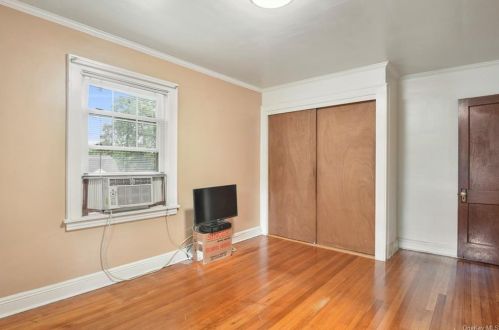 80 Primrose St, White Plains NY  10606-1631 exterior
