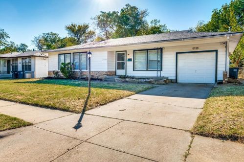 2724 Hunter St, Fort Worth, TX 76112-5526