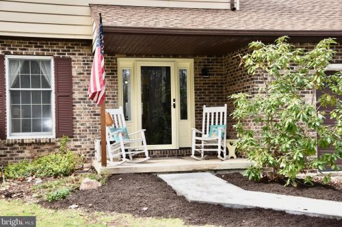160 Briarwood Dr, Marsh, PA 19520-8624