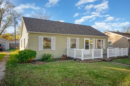 7752 Delmar Ave, Hammond, IN 46324-3331