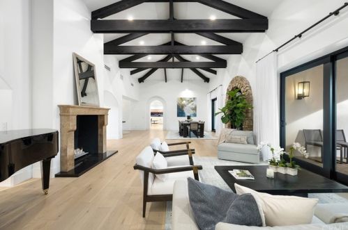 12 Clancy Ln, Rancho Mirage CA  92270-4501 exterior