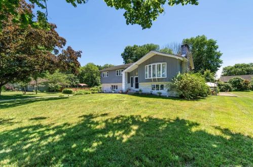 7 Caulkins Rd, Norwich, CT 06360-1659