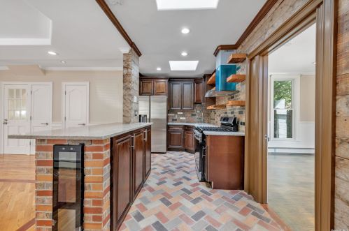 218-15 135th Ave, Jamaica NY  11420-3117 exterior