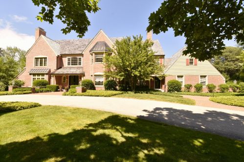 3112 Hidden Lake Rd, Thiensville, WI 53092-5362