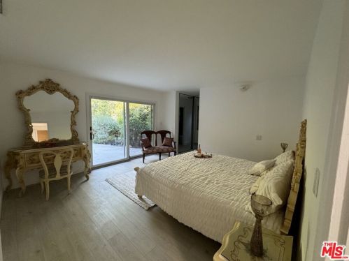 16821 Albers St, Van Nuys CA 91316-2603 exterior