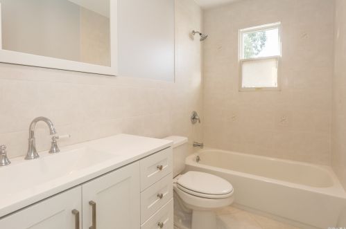 136 Bishop Rd, Babylon NY  11704-5246 exterior