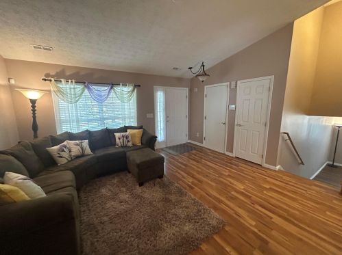 7709 Waggoner Chase Blvd, Blacklick OH  43004-9191 exterior