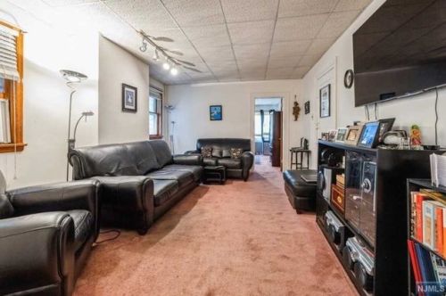 886 Broadway, Bayonne NJ  07002-3033 exterior