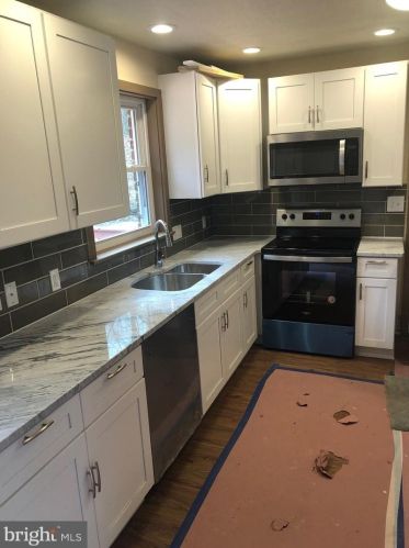 1077 Elwood St, Beartown, PA 17555-9401