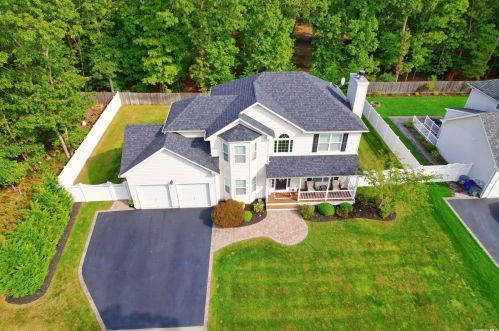 383 Tyler Ave, Miller Place, NY 11764-3422