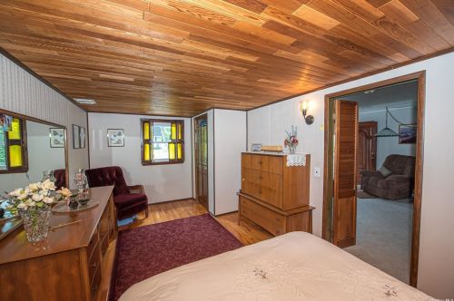 531 Rockaway St, West Islip NY  11795-1417 exterior