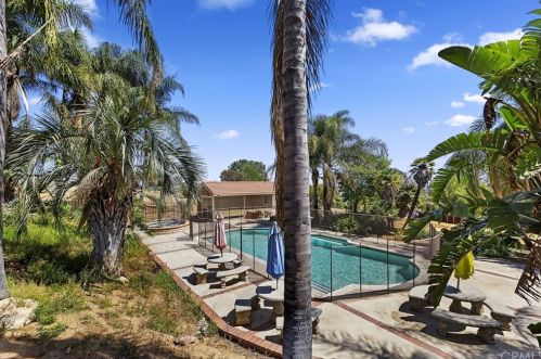 16060 Lenel Ct, Riverside CA  92504-5817 exterior