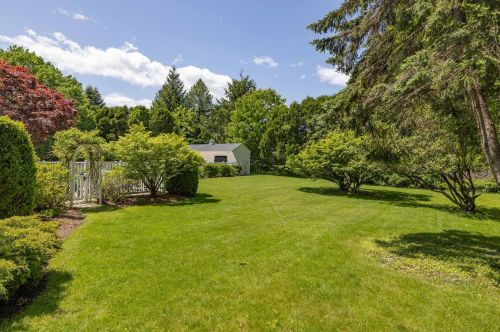 101 High St, Stratham NH  03885-2273 exterior