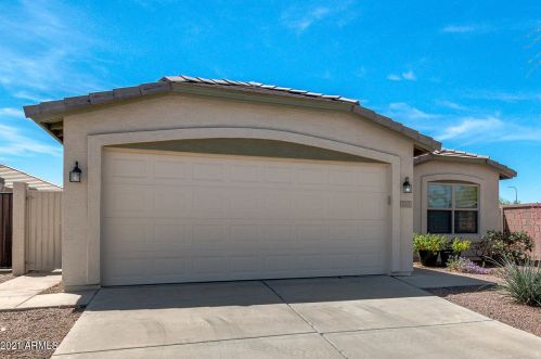 3003 Peach Tree Dr, Chandler, AZ 85249-9019