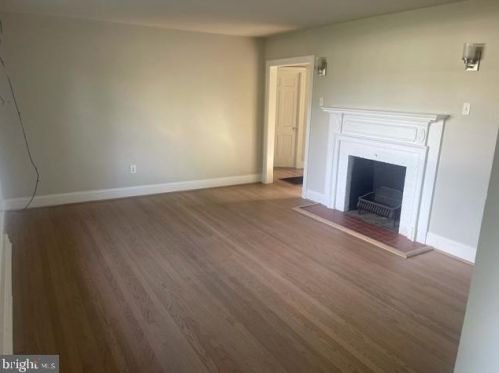160 Main St, Bowling Green, VA 22427-9414