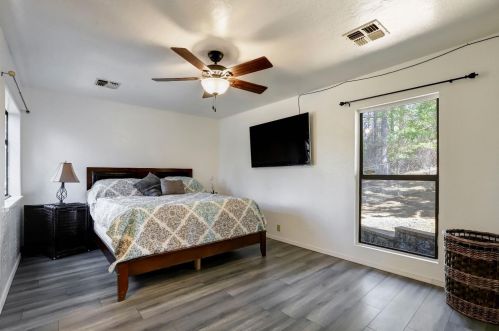 16463 Pine Knoll Rd, Grass Valley CA  95945-8433 exterior