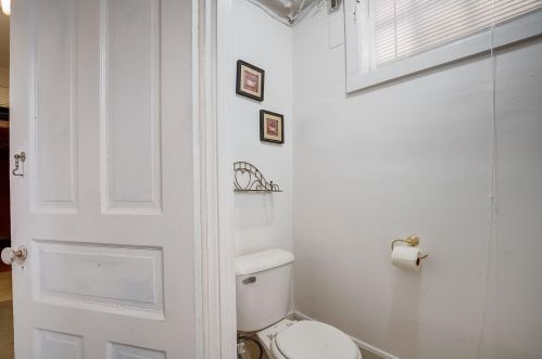 2540 Lk Dr, Milwaukee WI 53211-3808 exterior