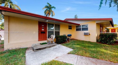 227 1st St, Dania Beach FL  33004-4822 exterior