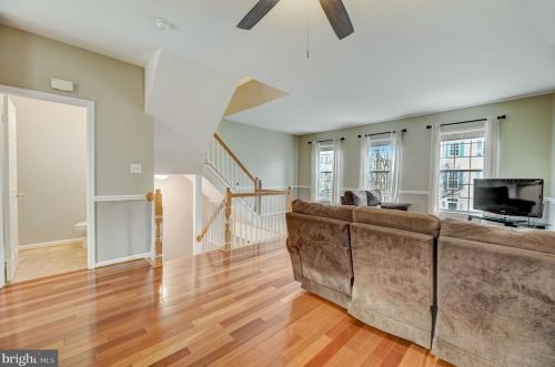 2496 Clover Fld Cir, Herndon VA  20171-4339 exterior