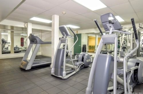 700 Summer St, Stamford CT  06901-1025 exterior
