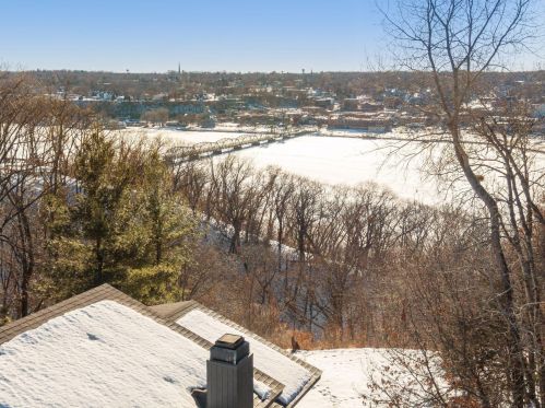 1378 Hilltop Rdg, Hudson, WI 54082-2012