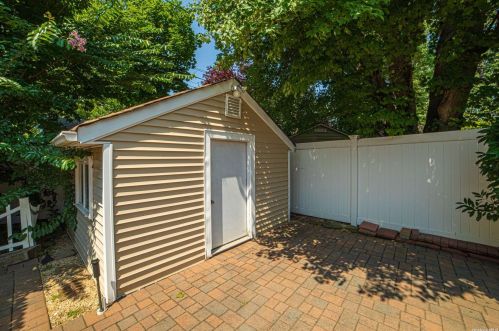 1637 Jane St, North Wantagh, NY 11793-3140