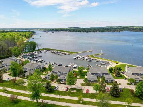 1500 Tacoma Beach Rd, Sturgeon Bay, WI 54235-3614